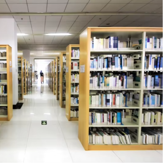 Home Office With Library - Direkt ab Werk doppelseitige Bücherregale aus